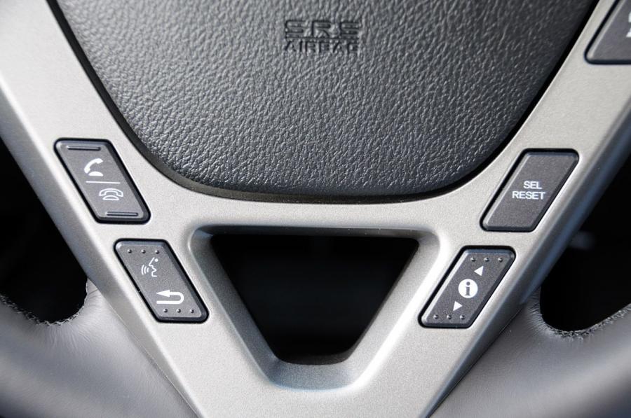 Детали интерьера Acura MDX (YD2) 2010 года  (фото 35 из 56)